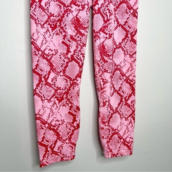 Fabletics Define Powerhold High Waisted Capri Leggings Python Pink Small - Picture 8 of 11